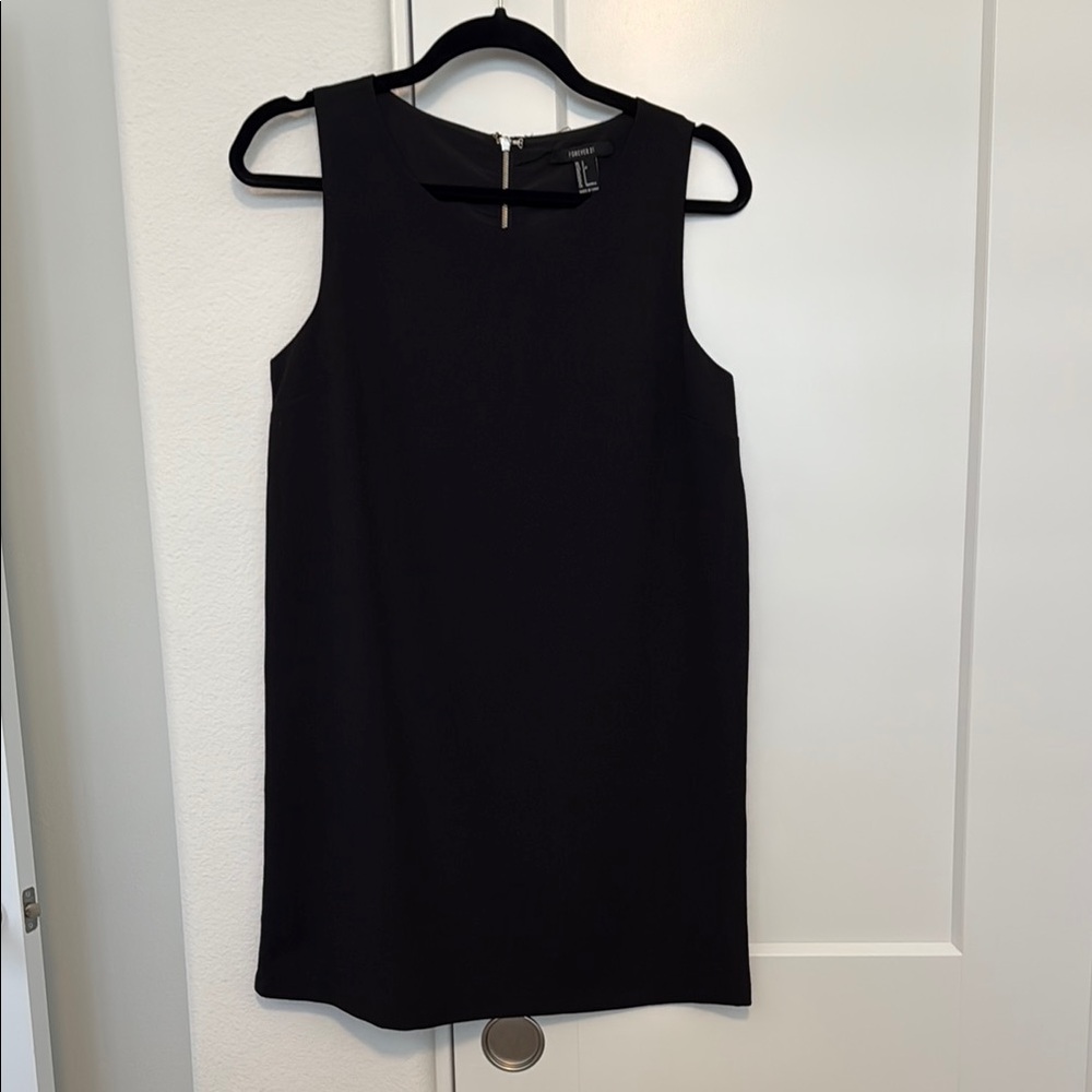 Forever 21 Black Sleeveless Shift Dress